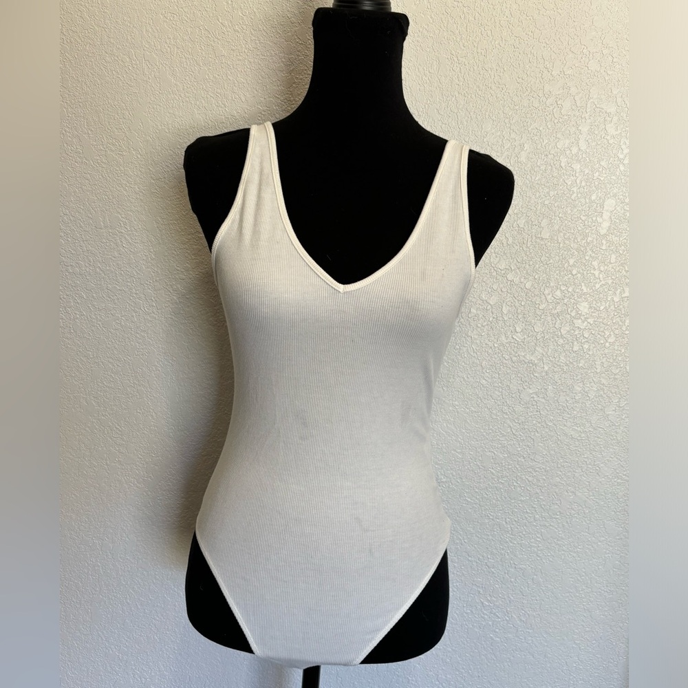 American Eagle | White tank body suit |